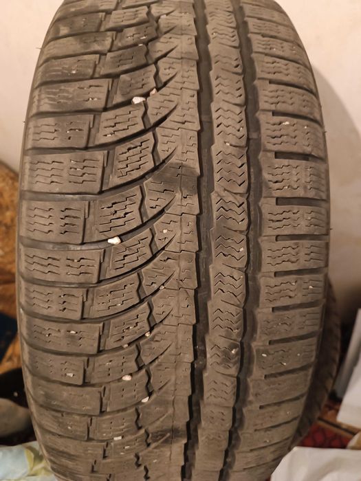 Nokian R17 235/55