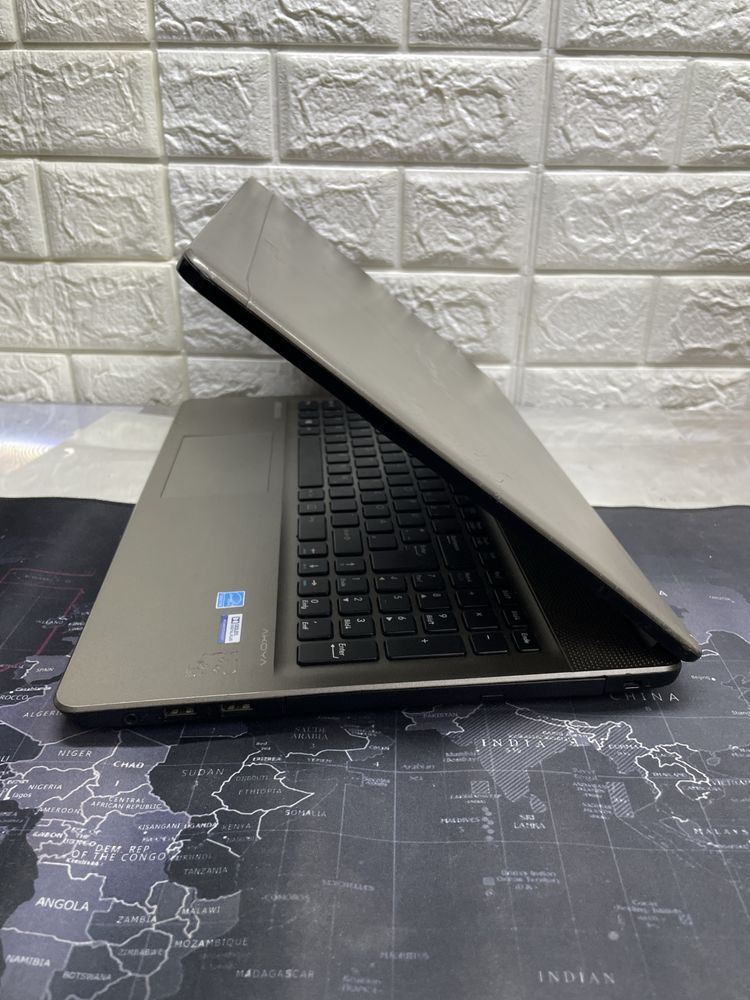 Сенсорний Ноутбук Medion E6412T