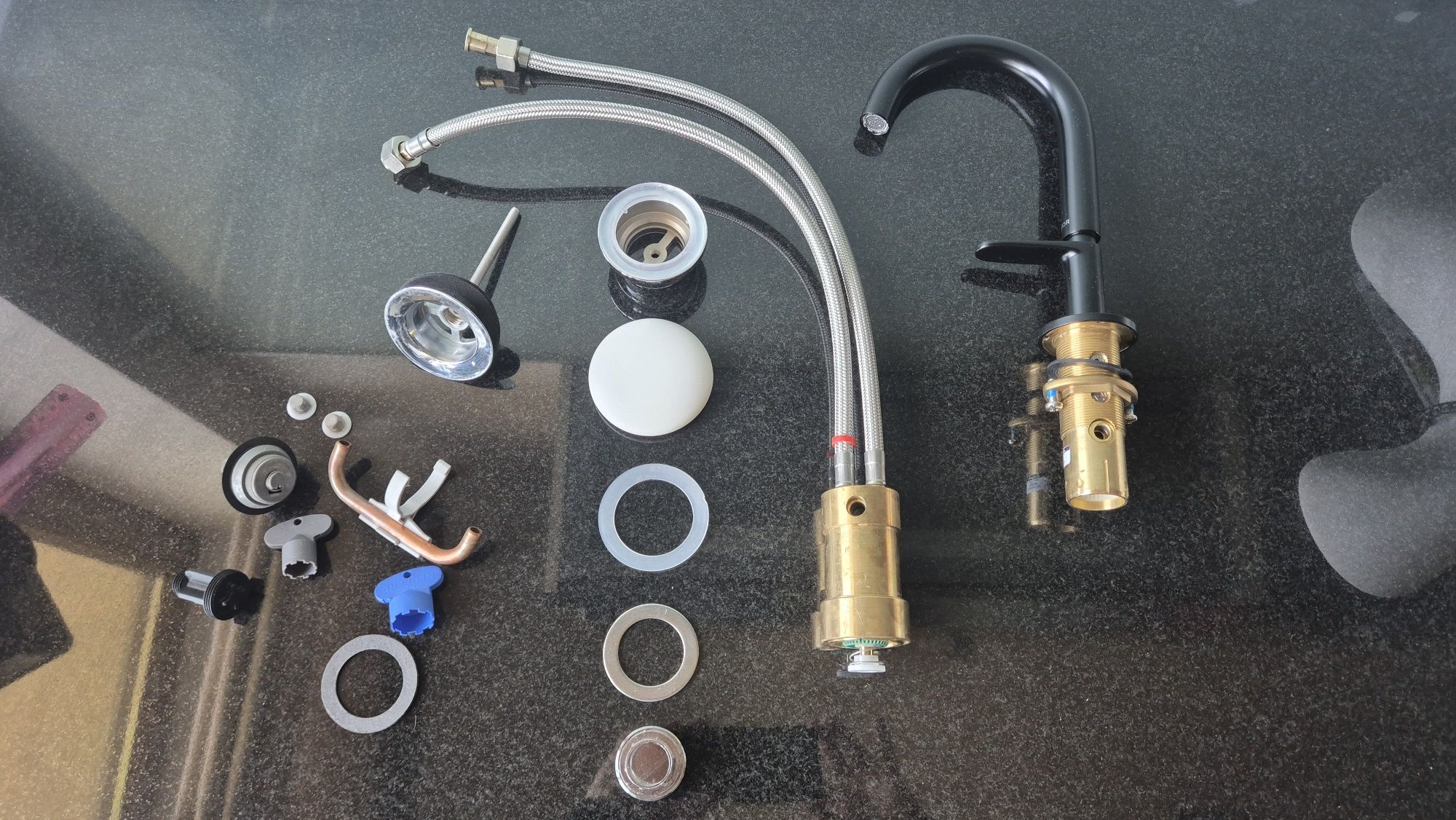 Axor One, Bateria umywalkowa Select 140 czarny mat