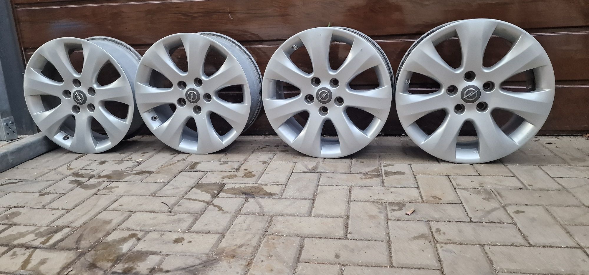 Felgi Aluminiowe Opel Insignia B-R17 5x115 ET44-7J