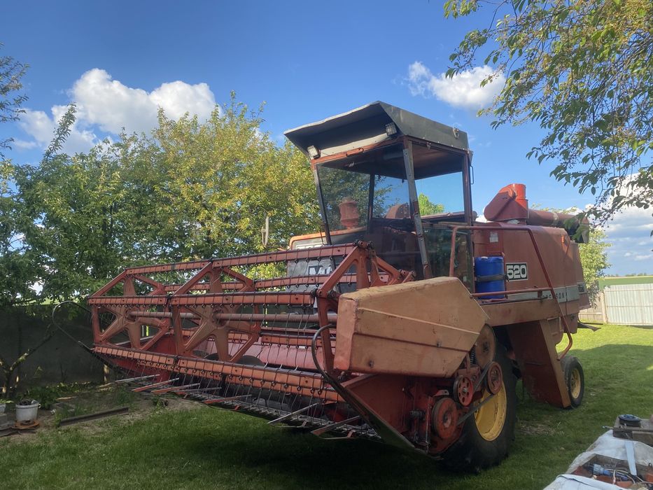 massey ferguson 520 комбайн як John Deere 1052 1055