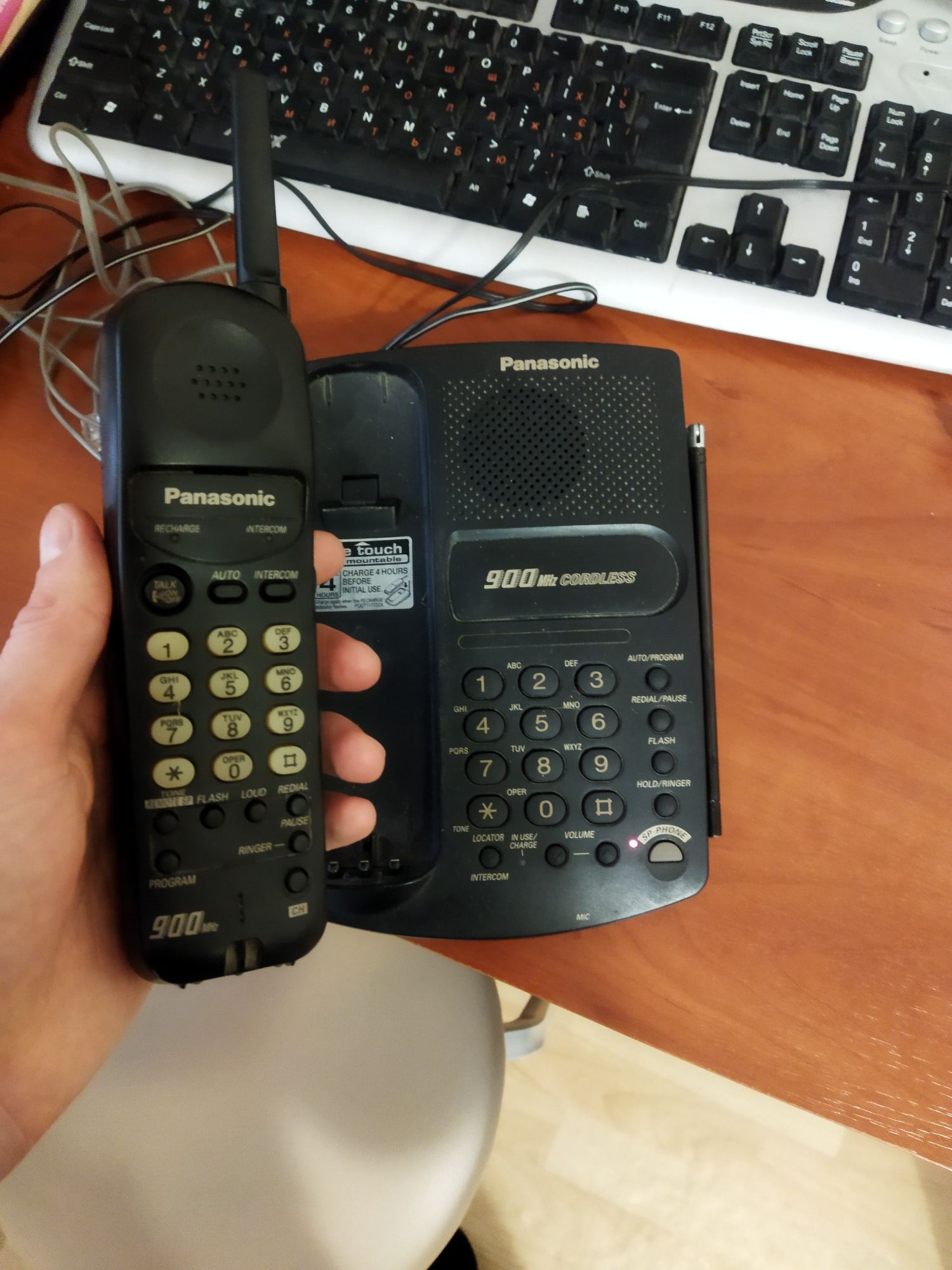 Радиотелефон Panasonic kx-tc1451b с базой и автоответчиком