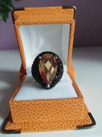 Opium srebrny pierścionek 925 r 18 pomarańczowy kamień czarne cyrkonie