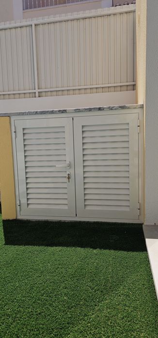 Janelas e portas em pvc, estores, marquise, portada em aluminio