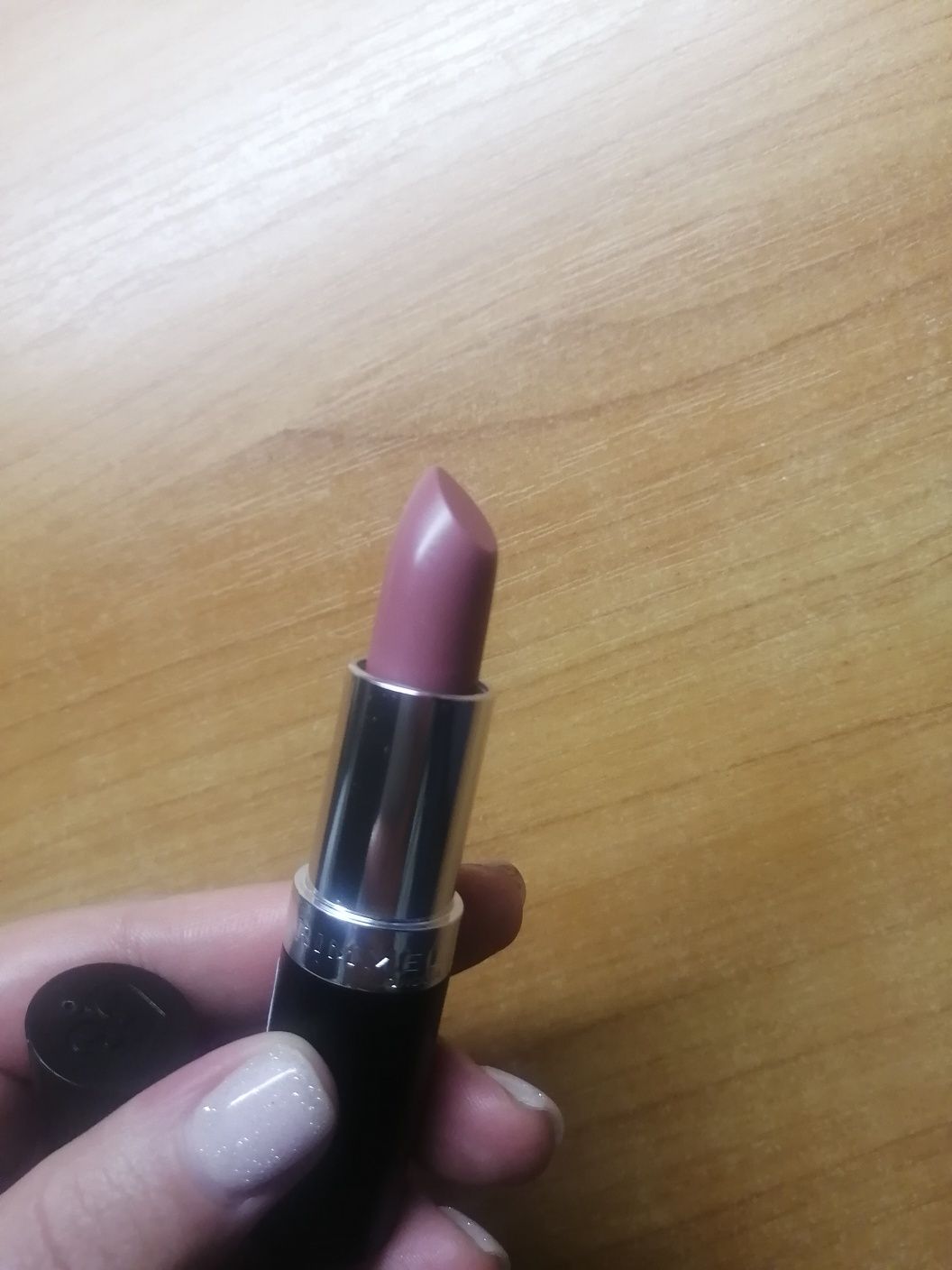 Женская английская помада Rimmel, тон 08