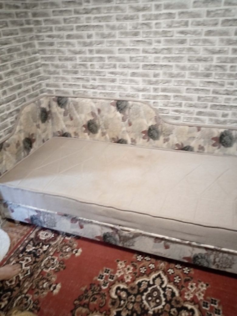 Продам дивани для підлітків
