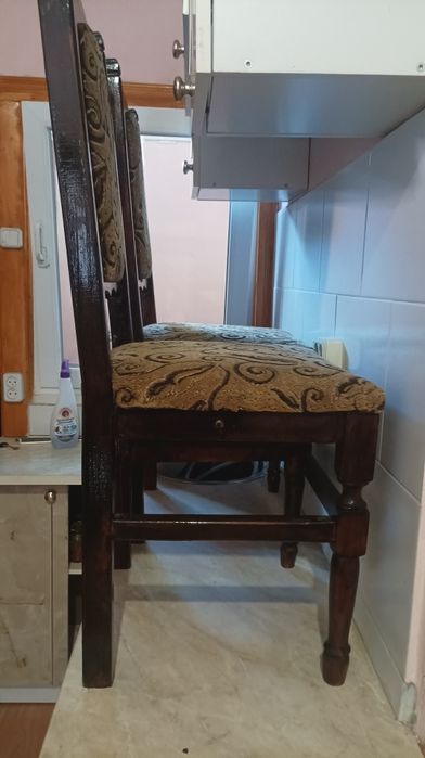 Стулья б.в.дві штуки.ціна за один.