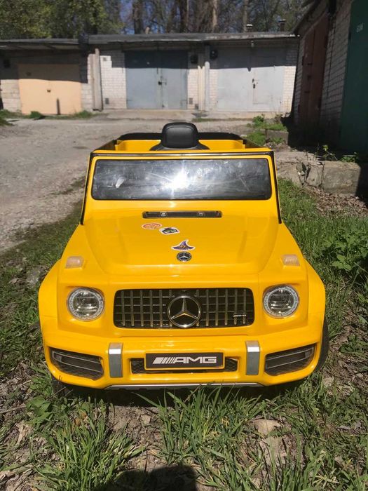 Дитячий електромобіль Mercedes AMG