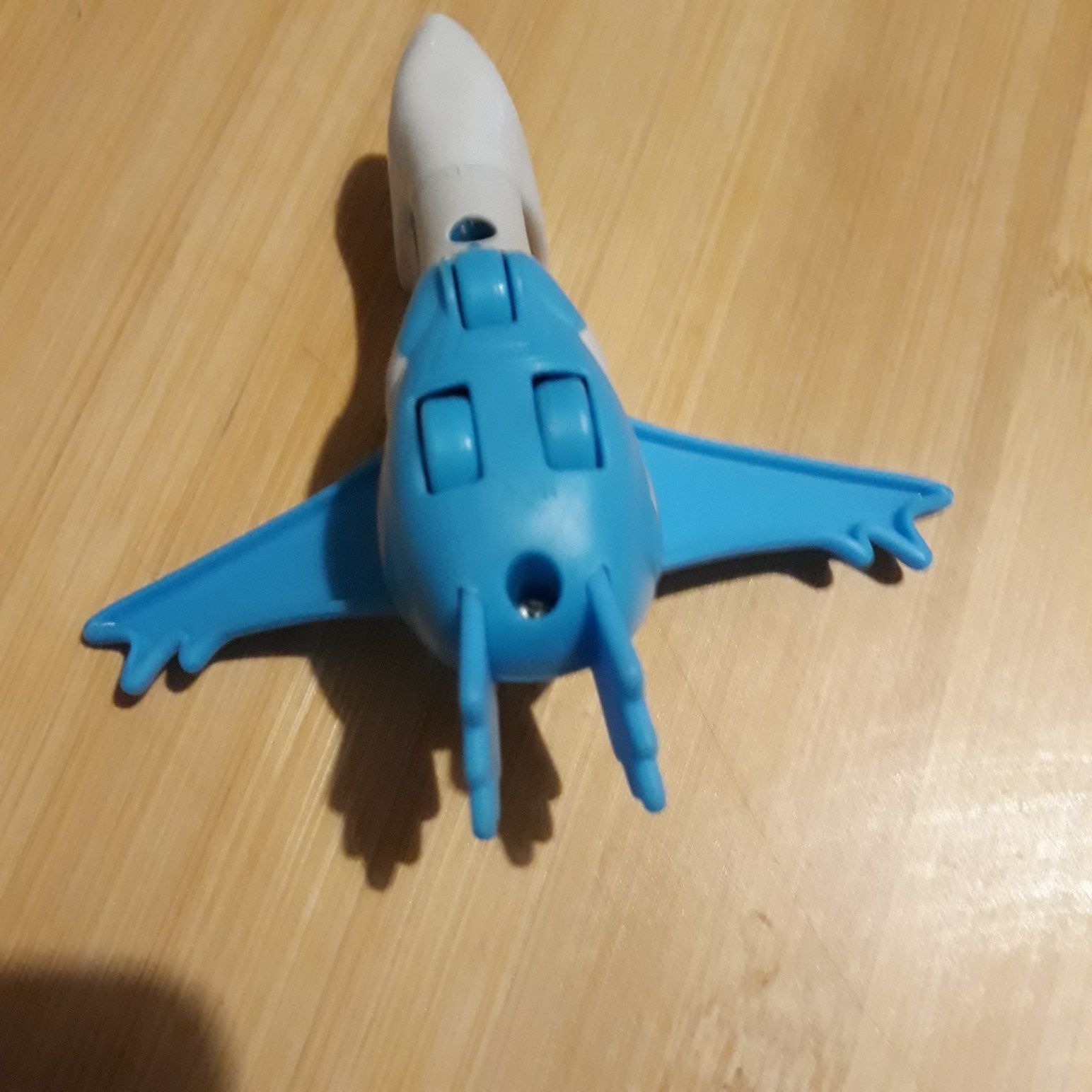 Sprzedam  figurkę Pokemon Latios 2szt