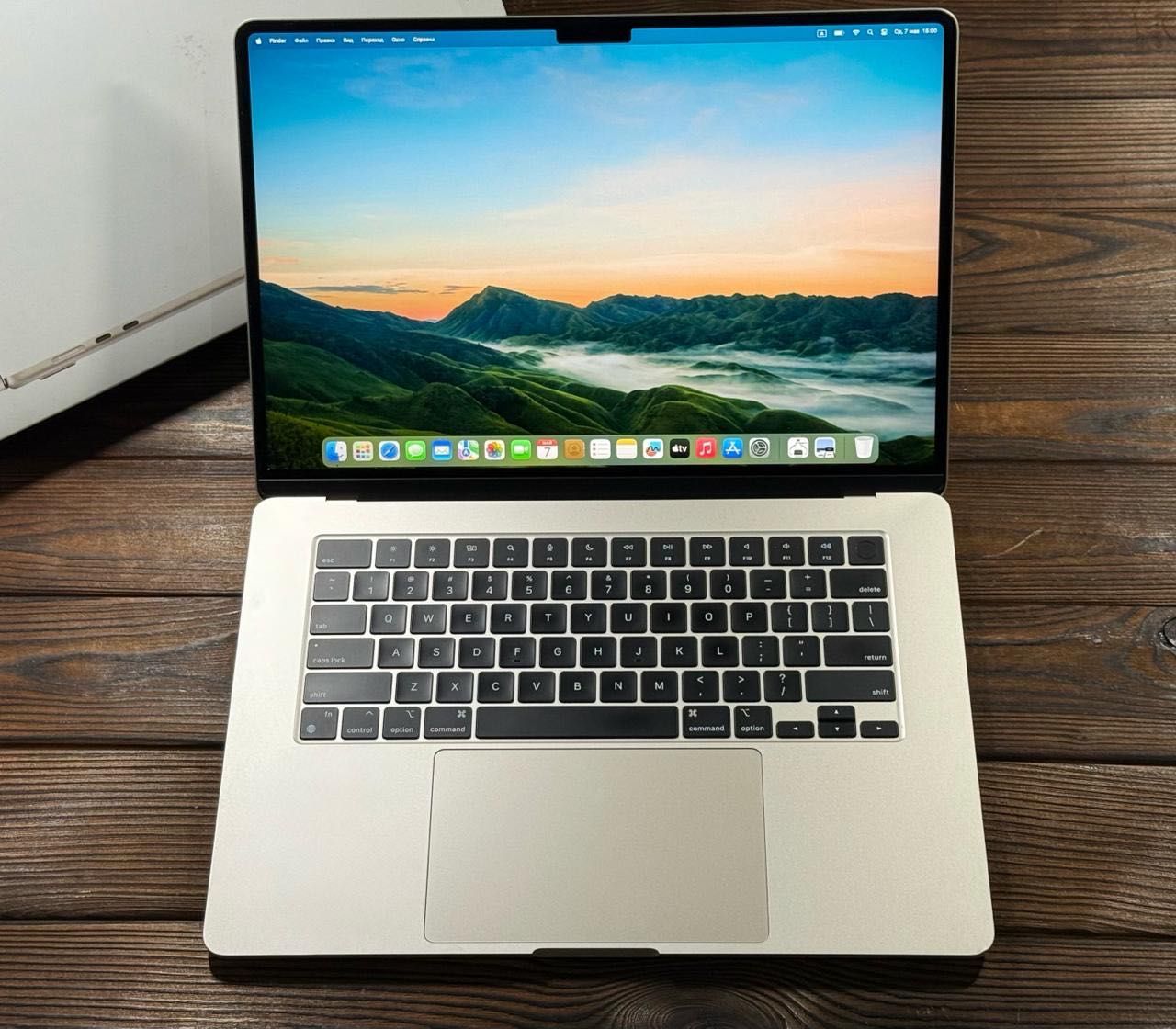 Macbook Air 15 2023 M2 8ram 256gb starlight mqku3 880$