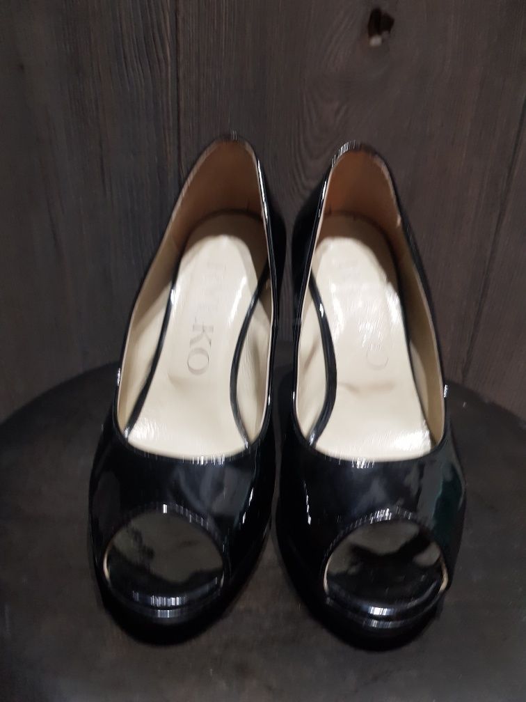 Buty na wesele, szpilki lakierowane czarne Ryłko r. 37,5