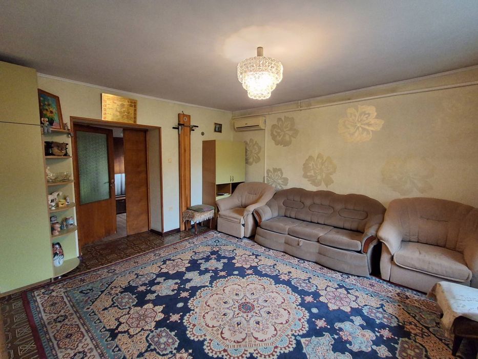 Сдаётся частный дом на Промышленном переулке. Газ, парковка, гараж