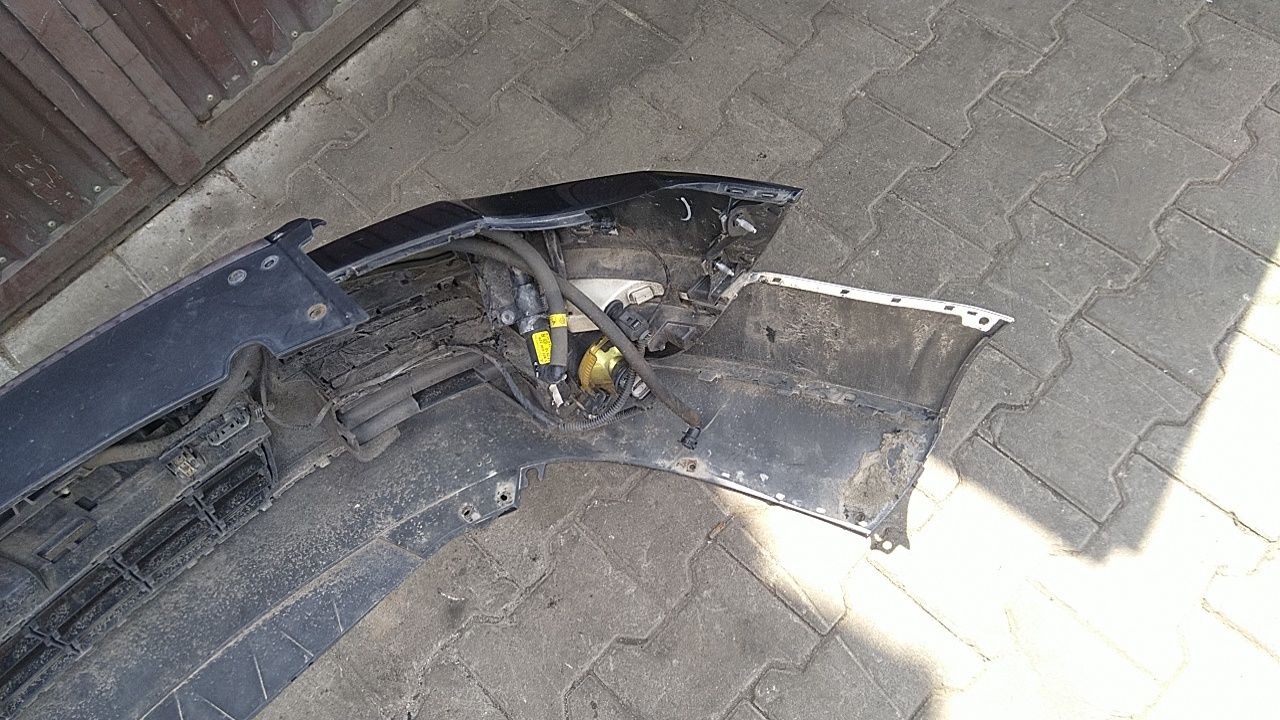 ) Passat B6 zderzak przedni kompletny LC9X