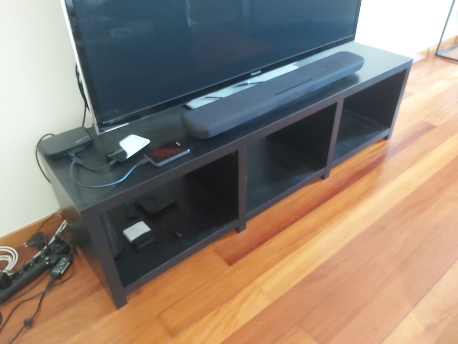 Móvel TV preto aberto