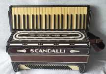 Akordeon Scandalli Vibrante three