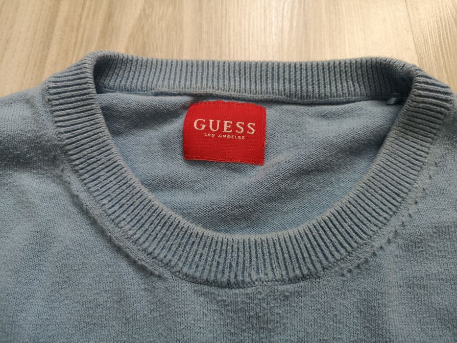 Niebieski męski sweter GUESS rozmiar L
