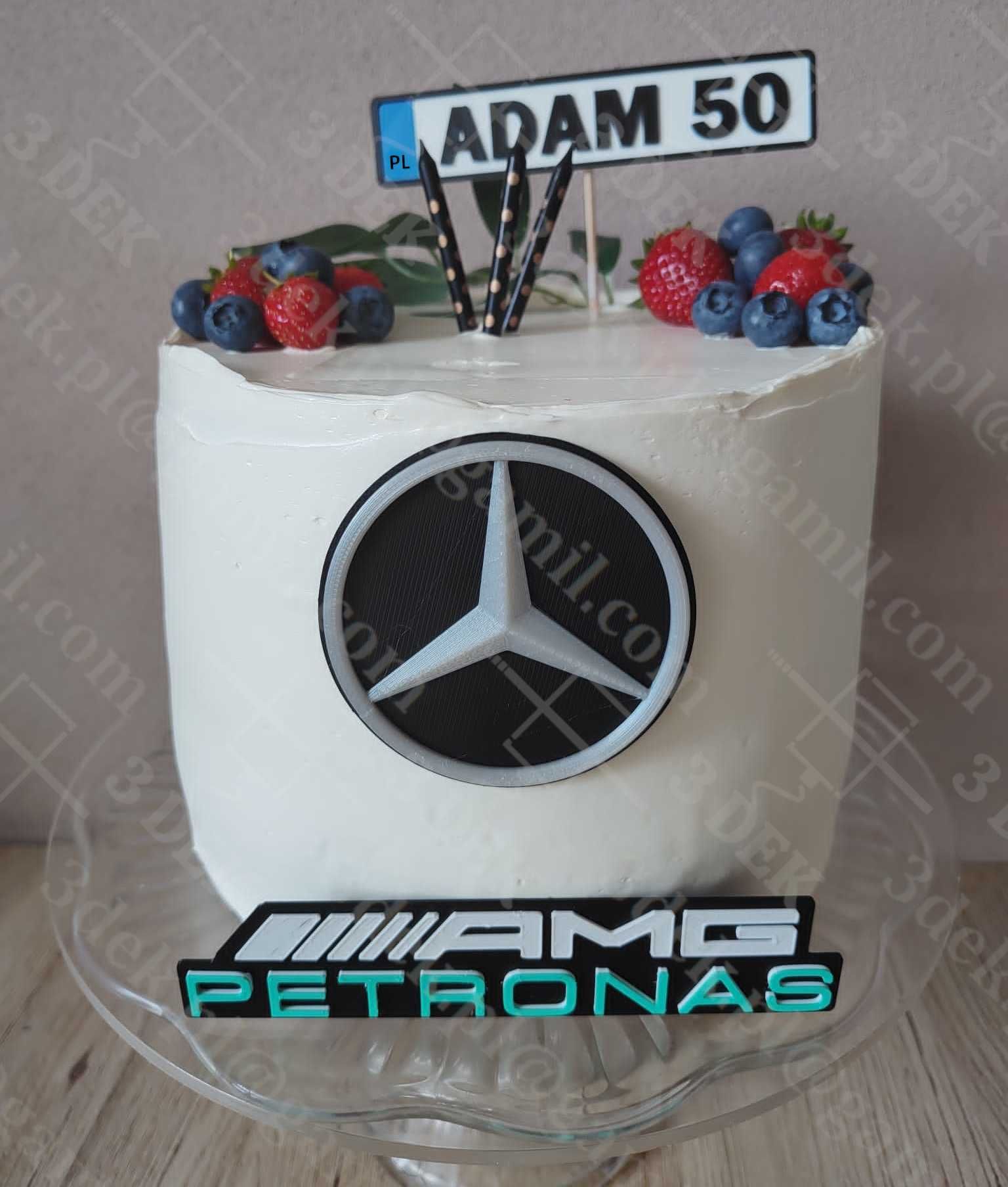 Dekoracje na tort dla fana marki Mercedes. AMG PETRONAS !!