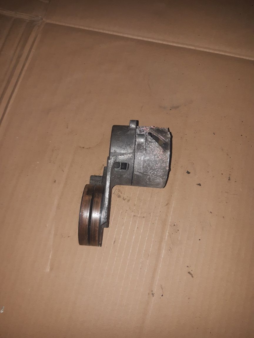Napinacz paska audi a4 b5 passat b5 audi a6 c5 2.4 2.8