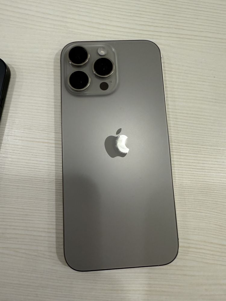 Iphone 16 pro Max екран дисплей корпус камера батарея запчастини
