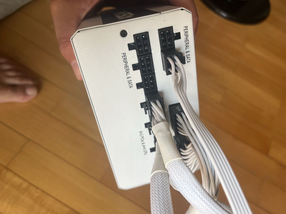 Corsair RM750X 750W - Fonte Alimentação Branca
