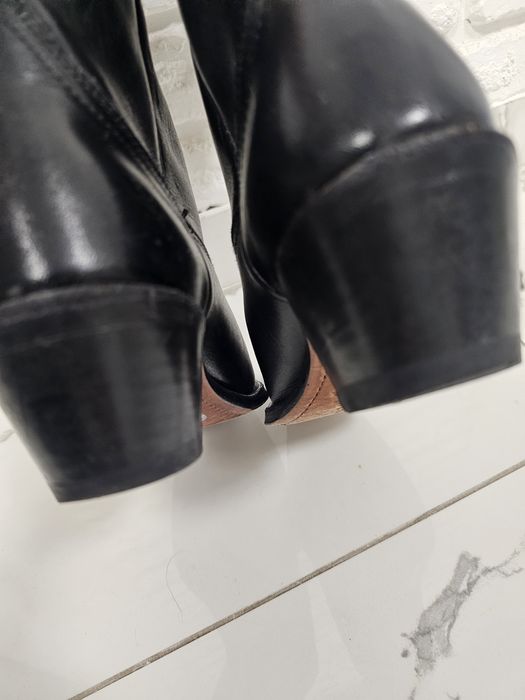 Шкіряні трендові чоботи -казаки 36 р Sendra