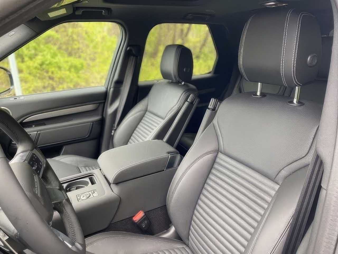 2023 Land Rover Discovery P360 S R-Dynamic