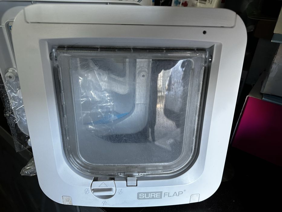 SureFlap автоматичні дверцята для тварин з мікрочіпом