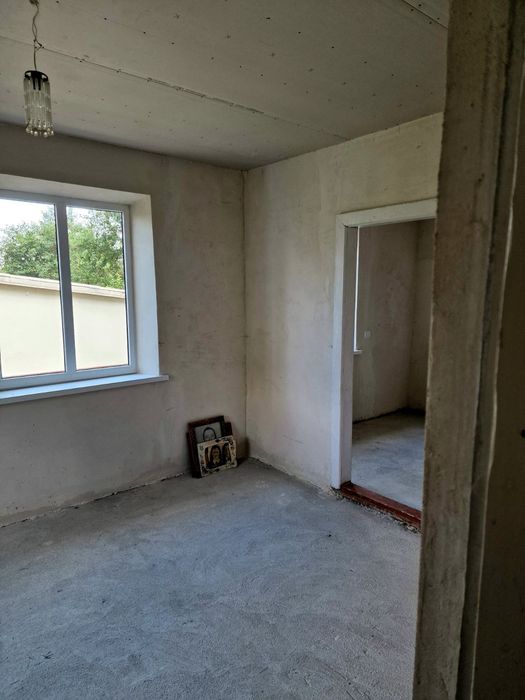 Продам  1/2 дома в западной части Украины