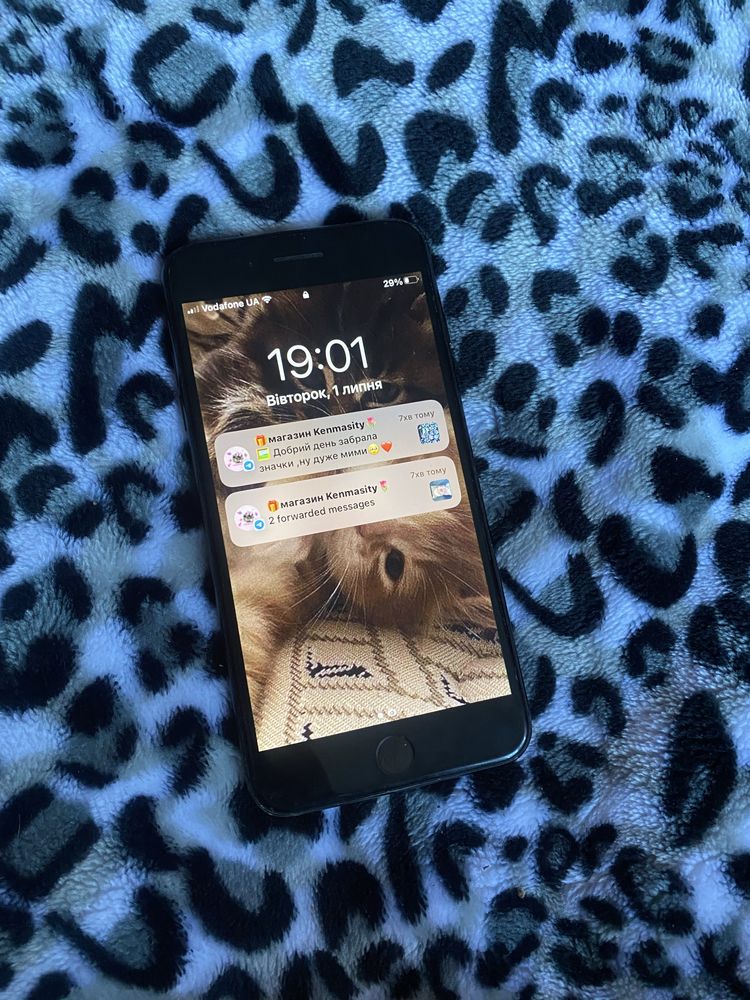 Айфон 7+на 32гіг все рідне