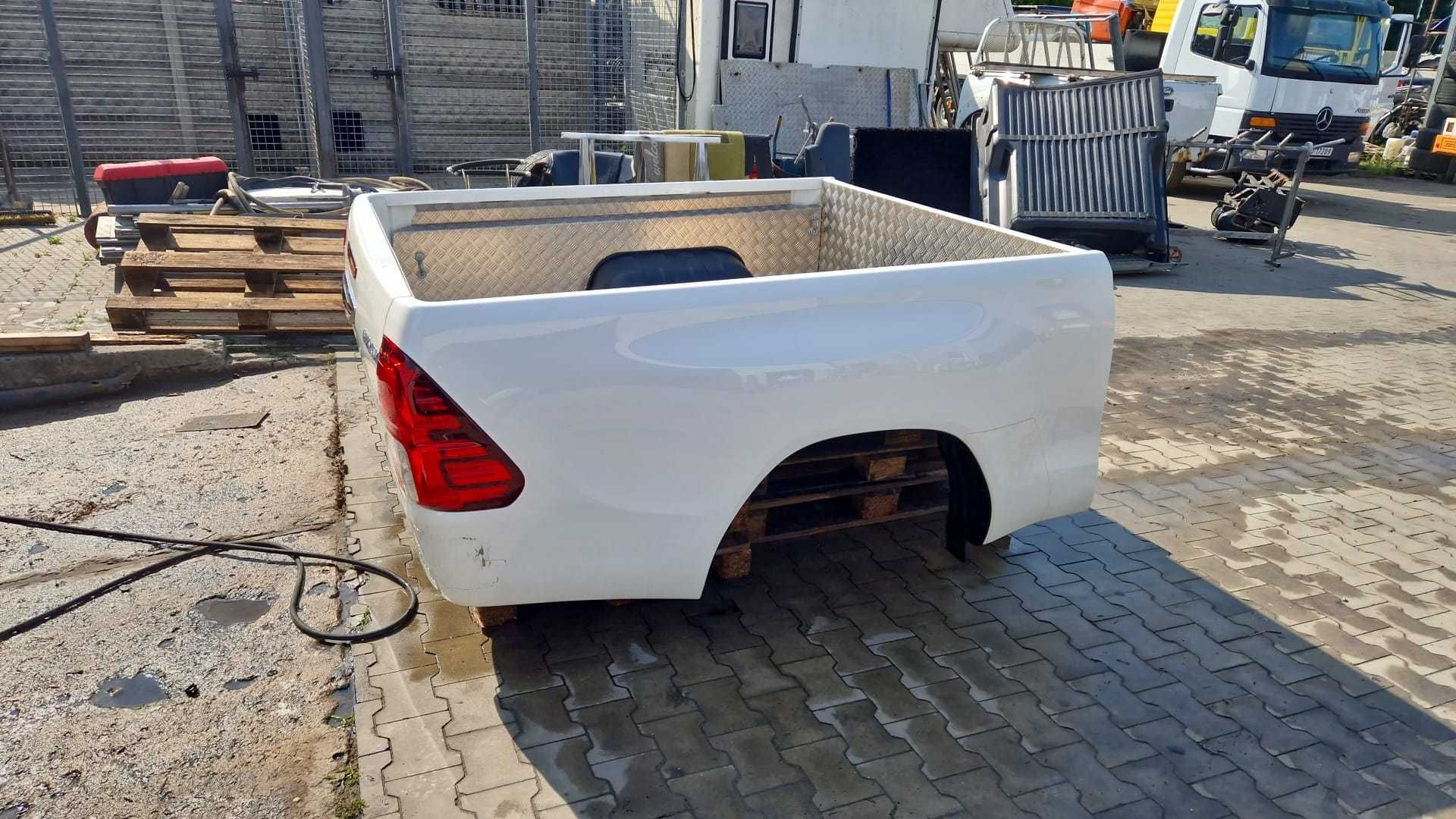 Paka toyota Hilux