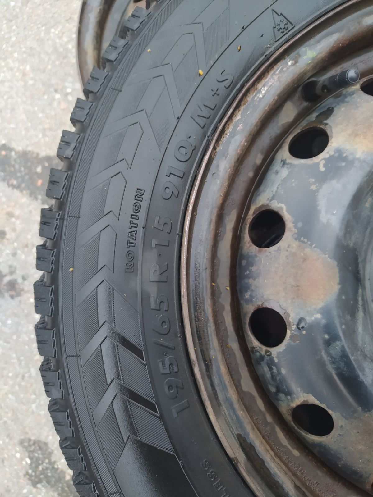 Резина зимня 195/65 r15