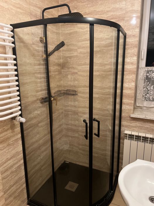 Prysznic czarny brodzik deszczownica