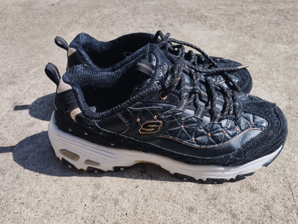 Skechers como novas
