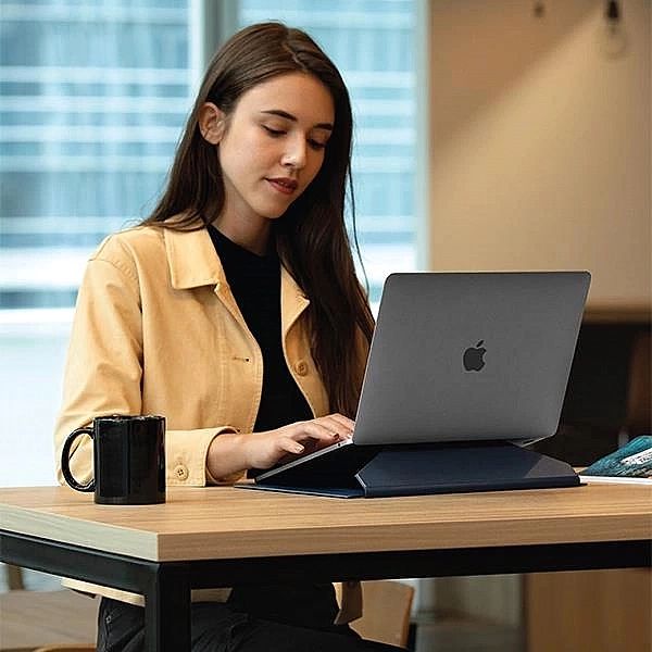 Pokrowiec UNIQ Oslo na laptopa 14" - zielony