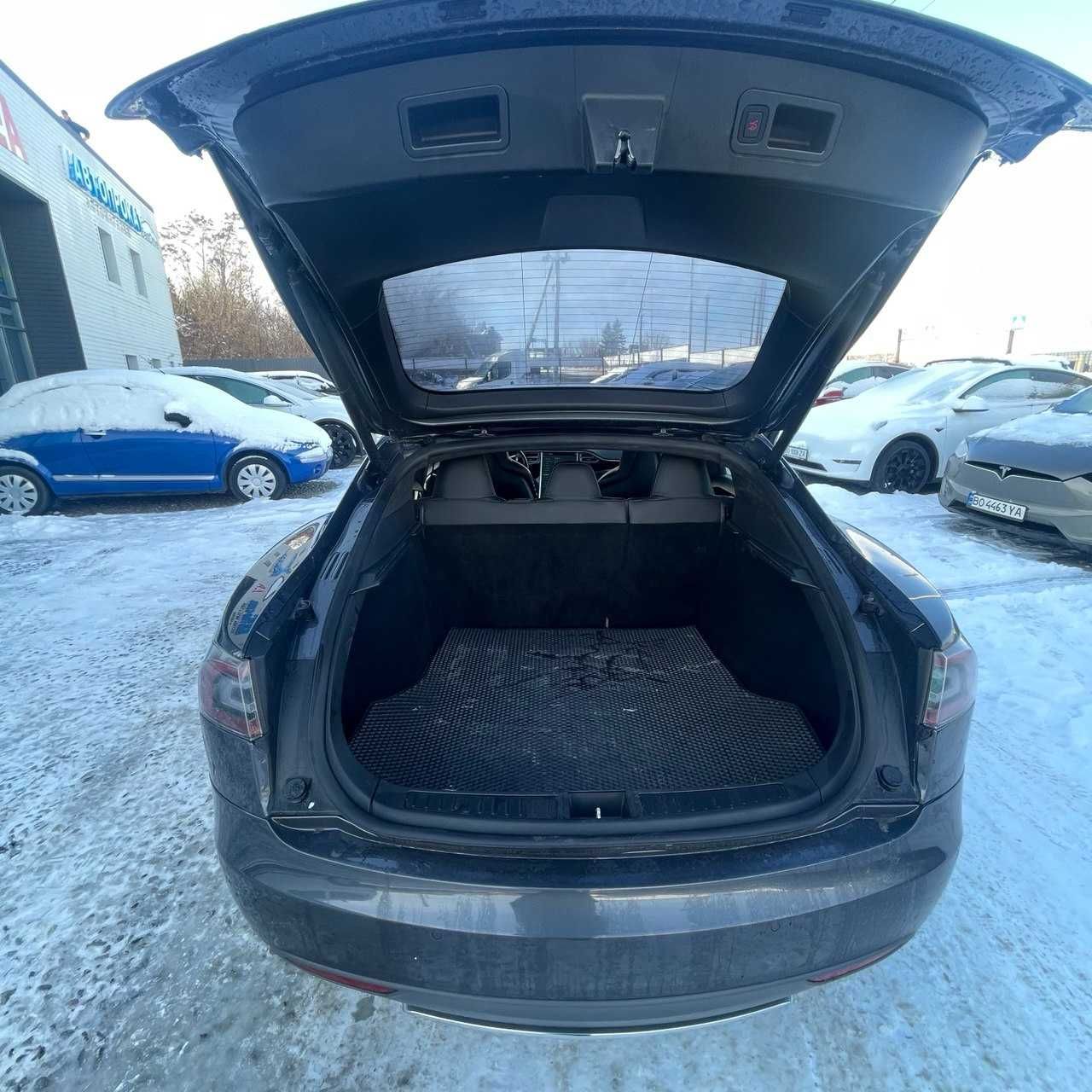 Tesla Model S 85D