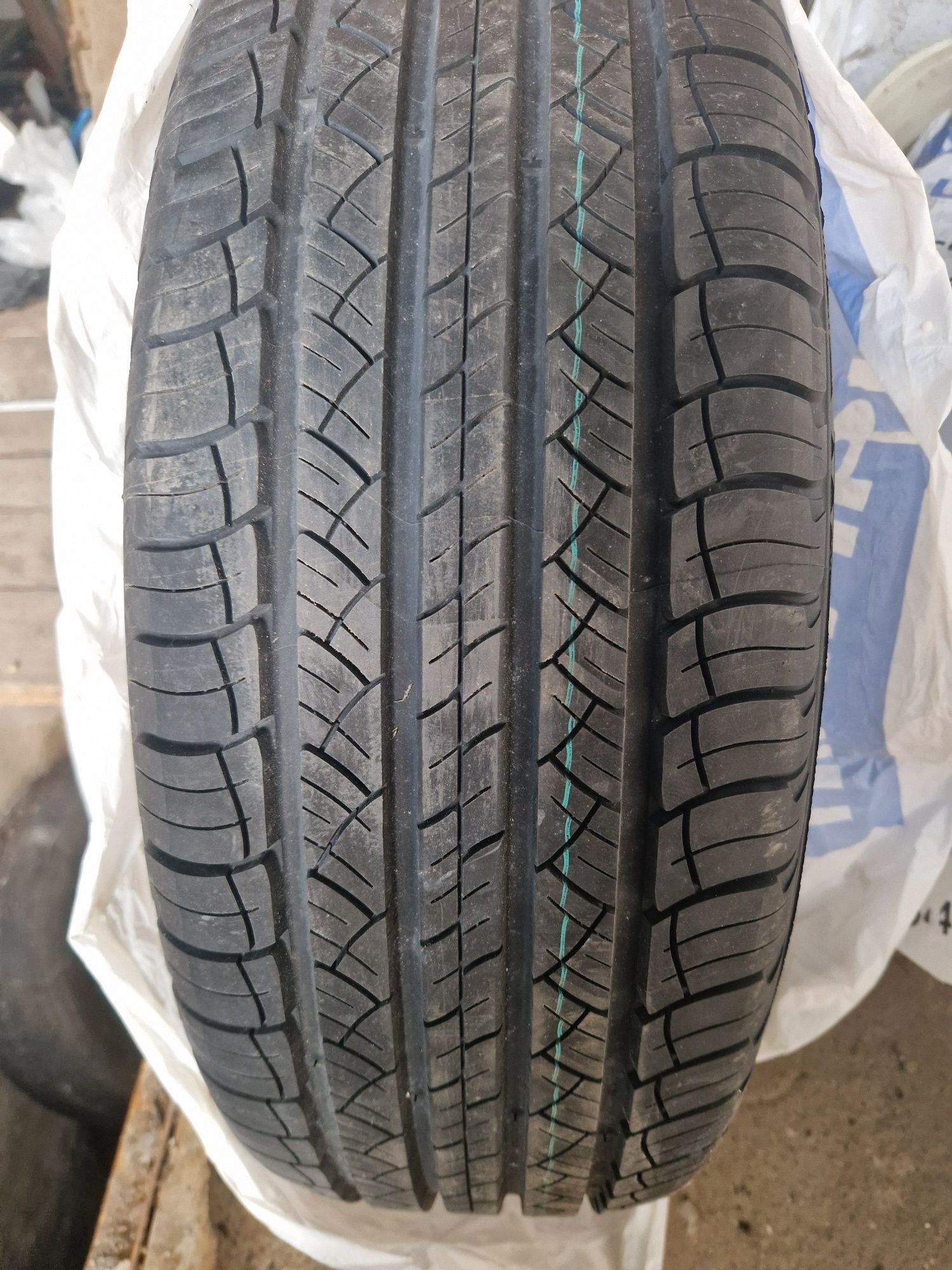Шини Michelin 215/65 R16 Latitude TourHP