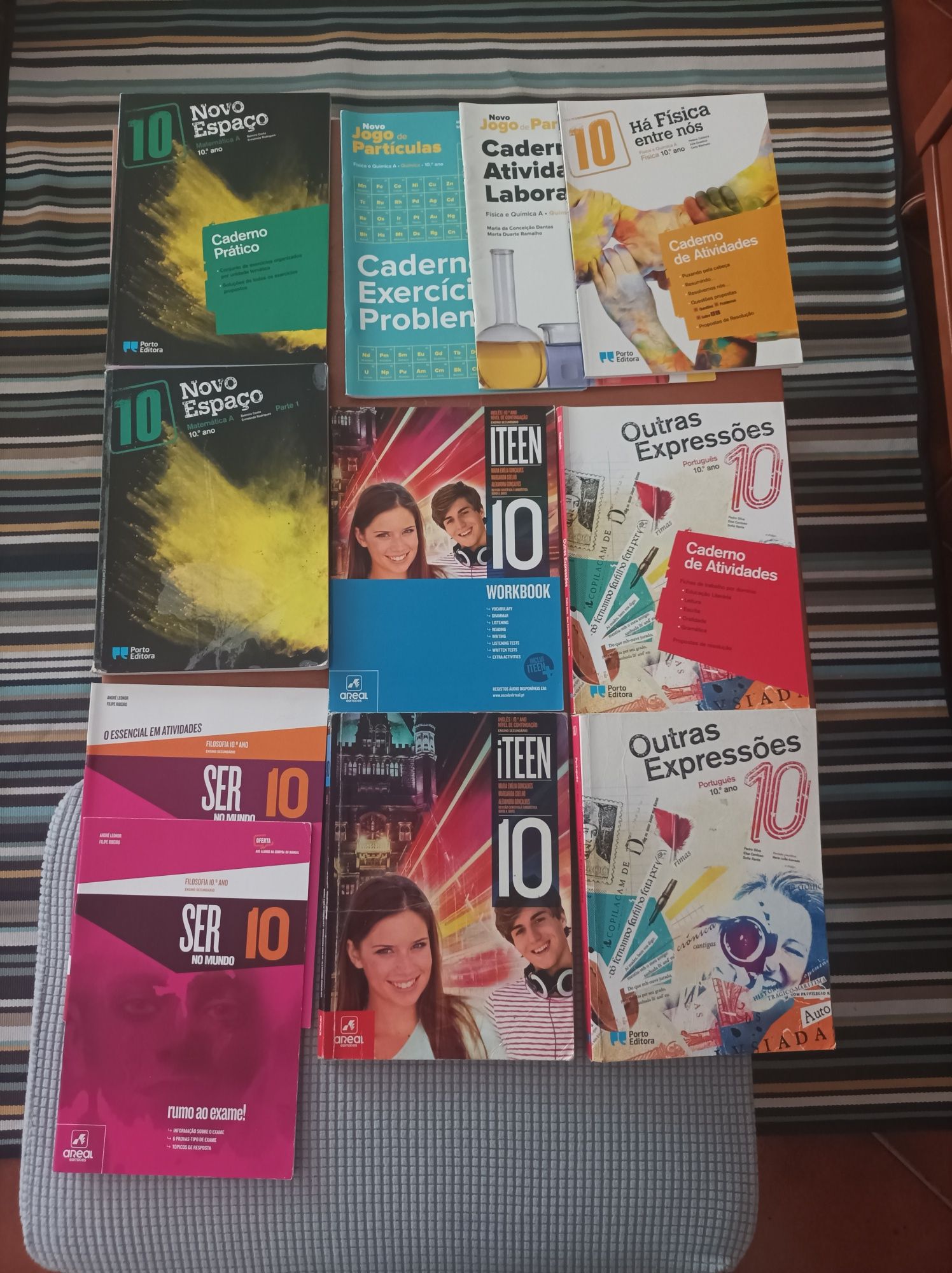 Manuais e cadernos de actividades 10 ano