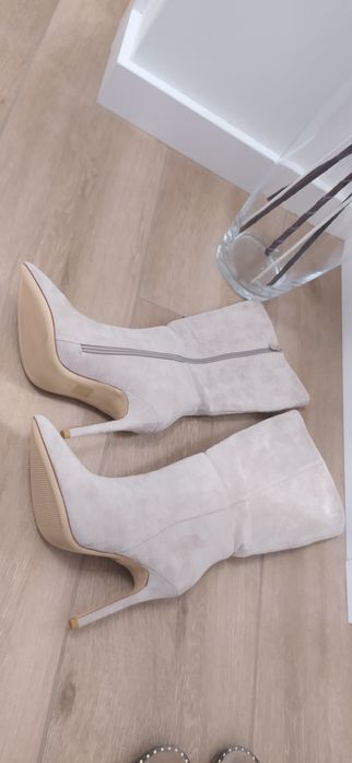 Kozaki zamszowe 38 beżowe