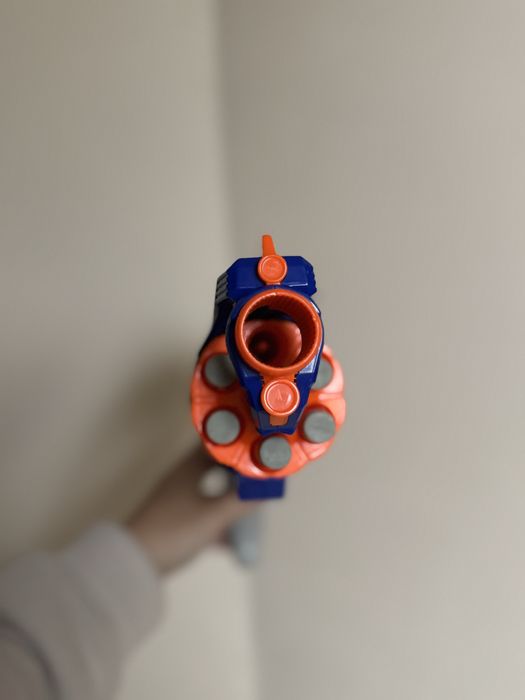 Nerf бластери , minecraft молот.
