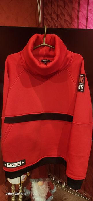 Женский свитшот.