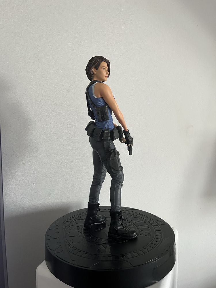 Figurka Jill Valentine Resident evil 30cm jak nowa