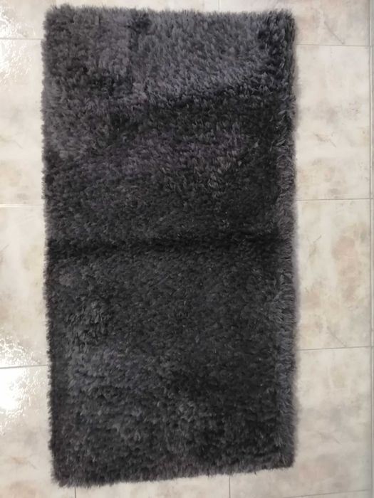 2 Tapetes de pêlo cinzentos Ikea