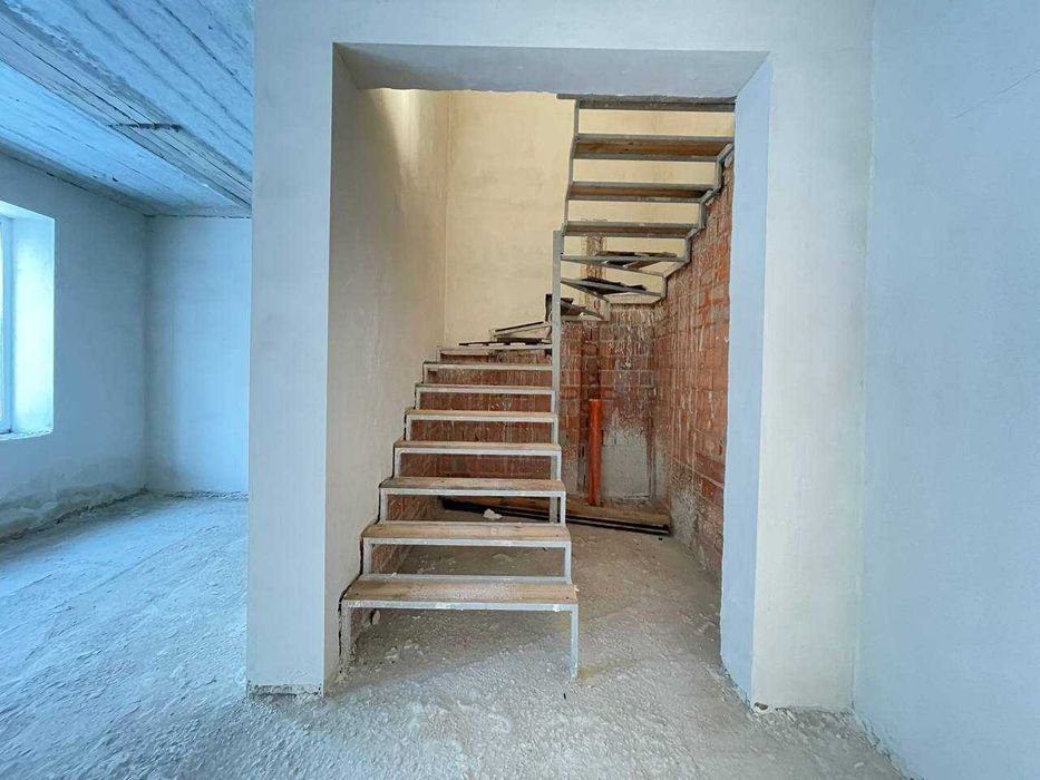 Таунхаус з чистовим оздобленням в центрі Бучі, єОселя, Сертифікат-ТАК