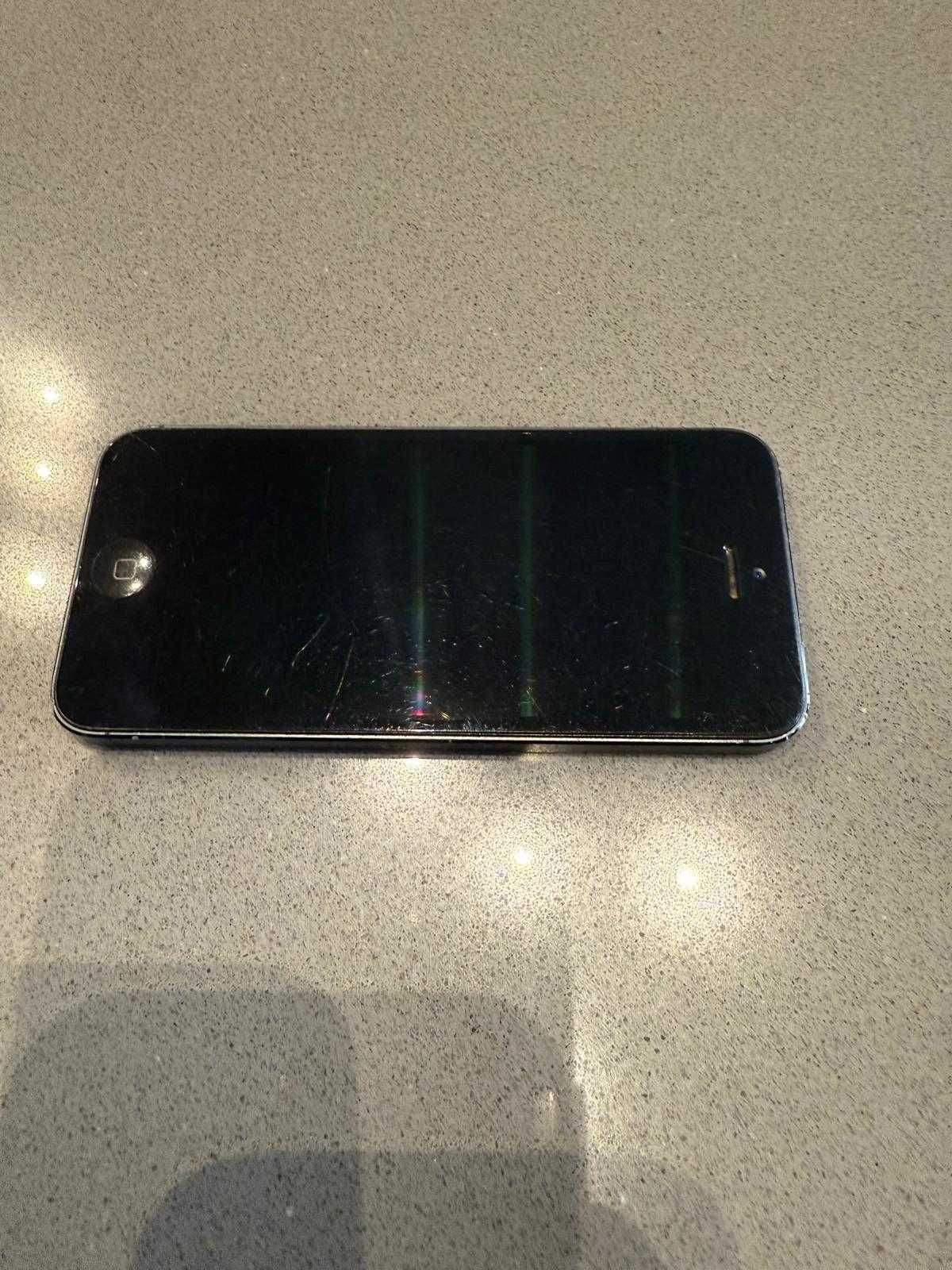 iPhone 5 16GB czarny – sprawny, z LTE, ekran 4 cale