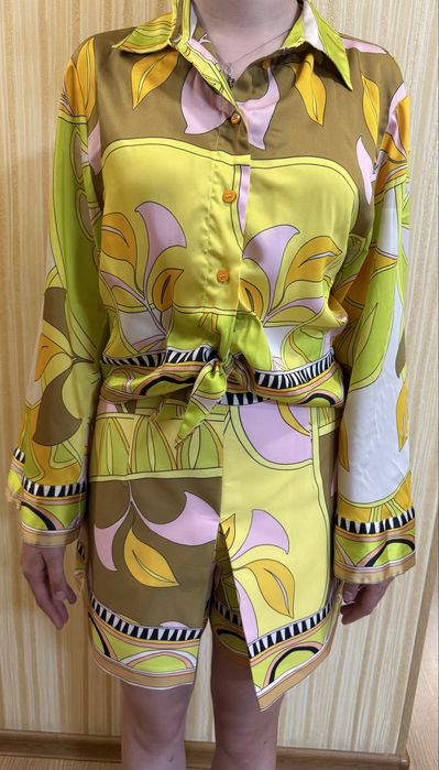 Жіночий    костюм