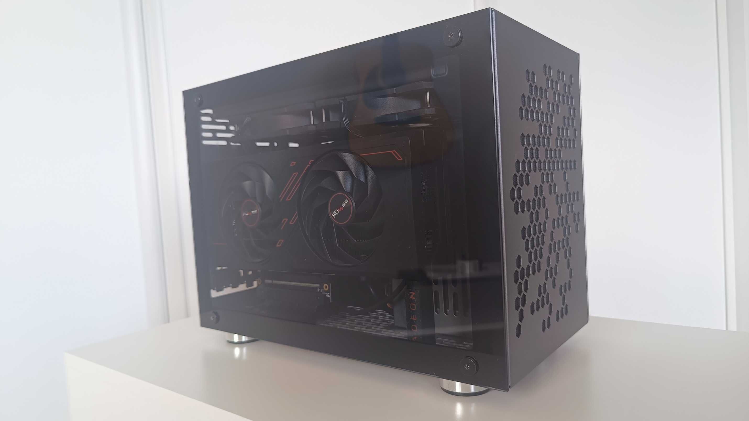 Komputer PC gamingowy mini itx AMD