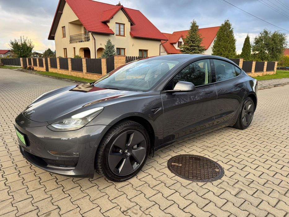 Tesla Model 3 Tesla Model 3 Stan Bardzo Dobry