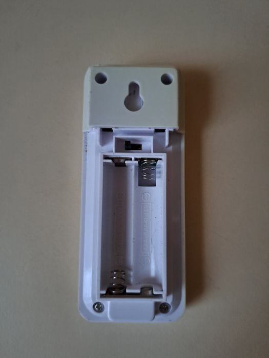 Радіобудильник з температурною станцією.