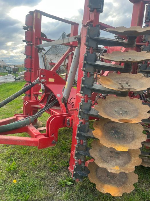Talerzówka Rolex Taurus 4 m z siewnikiem poplonów Agromasz