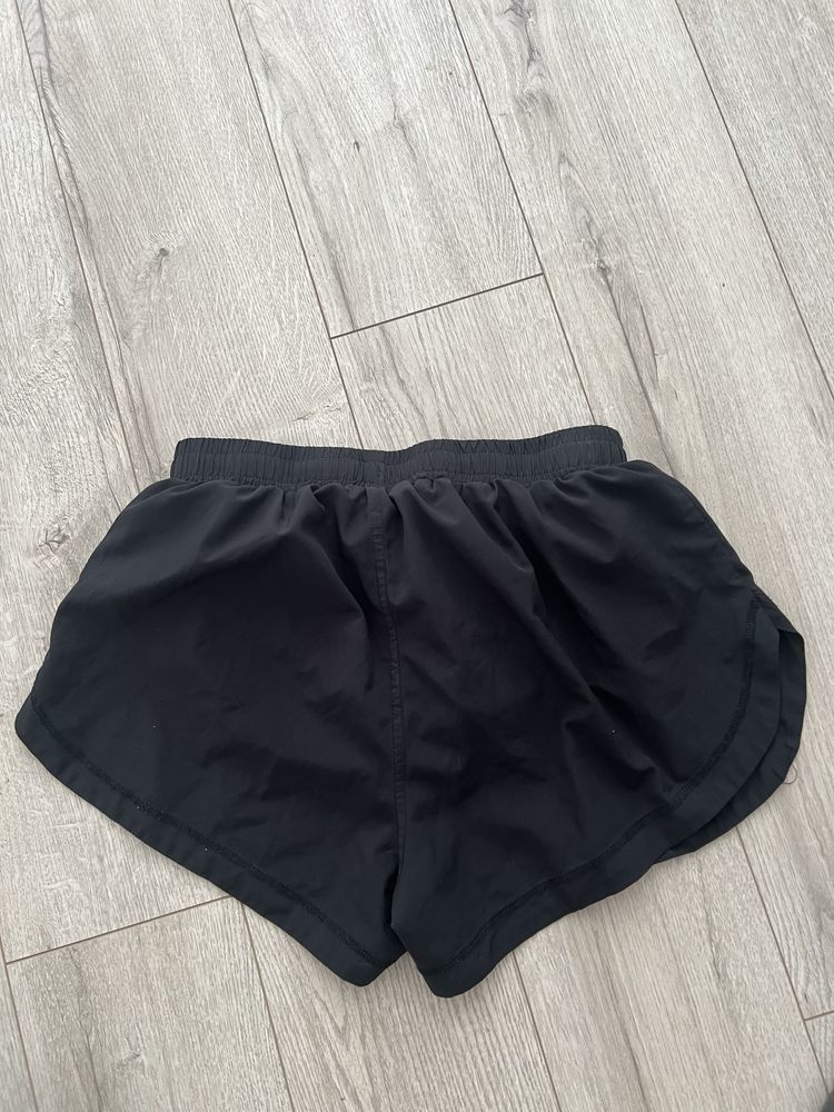 Ellesse шорти жіночі 38